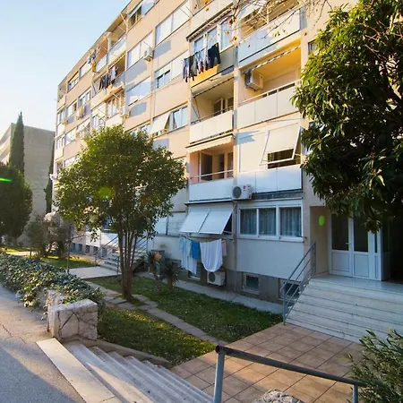 Happy Grey Apartman