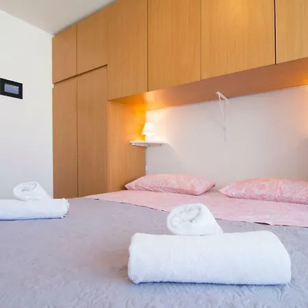 Apartman Happy Grey *
